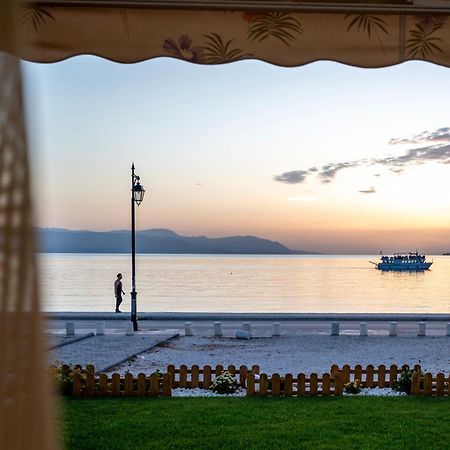 Апартаменты Loutraki Sea Sunset Экстерьер фото