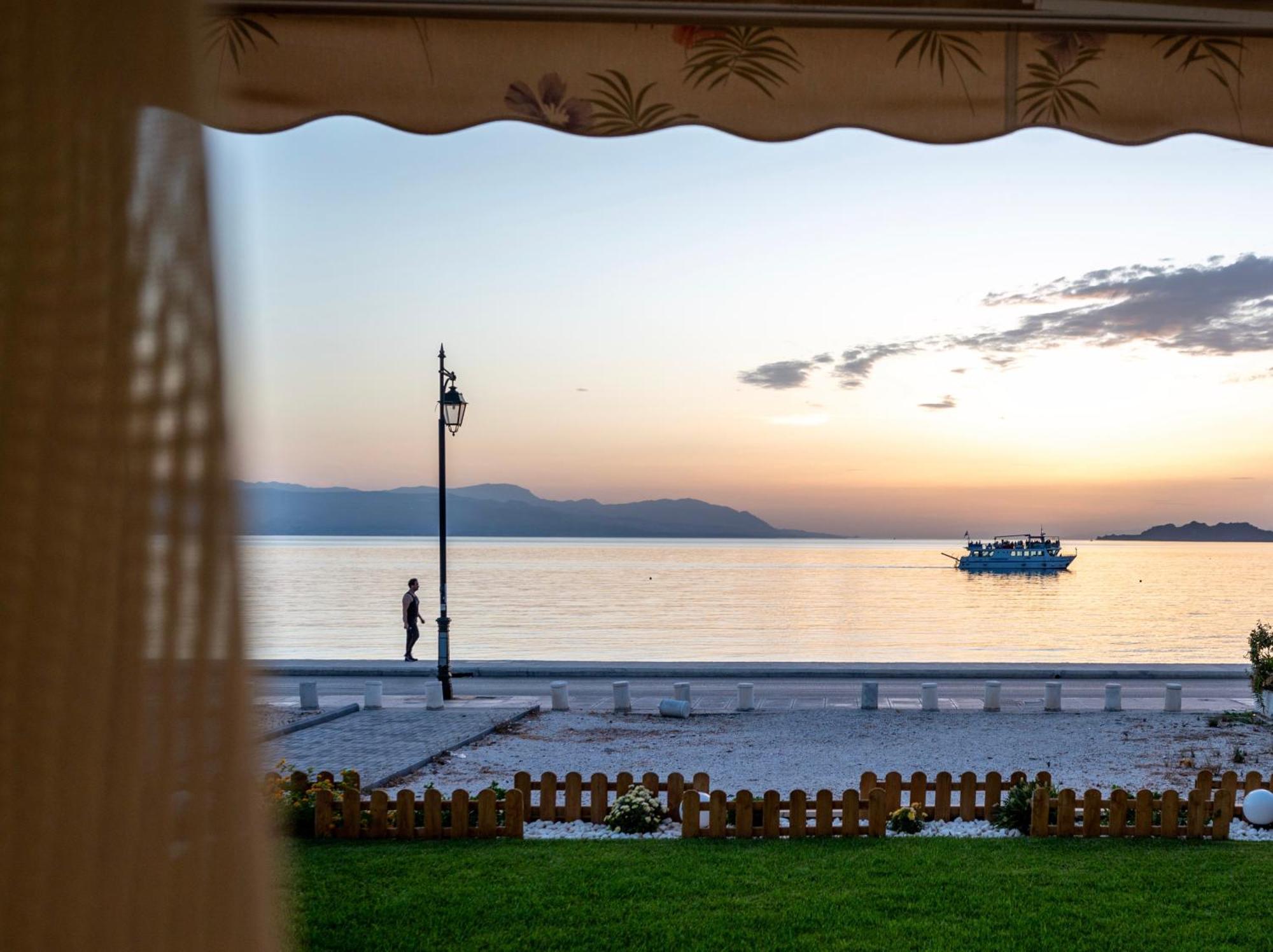 Апартаменты Loutraki Sea Sunset Экстерьер фото